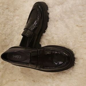 SARTO A Ream black sy patent loafer